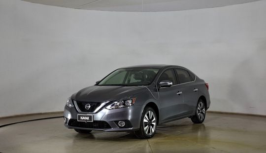Nissan • Sentra