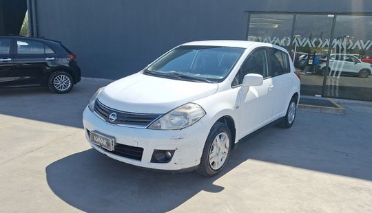 Nissan • Tiida