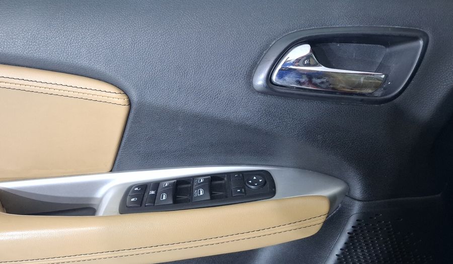 Dodge Journey 2.4 SXT 7 PASAJEROS Suv 2012