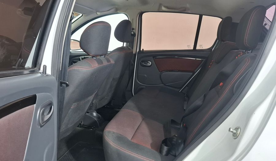 Renault Sandero Stepway 1.6 STEPWAY PRIVILEGE NAV Hatchback 2014