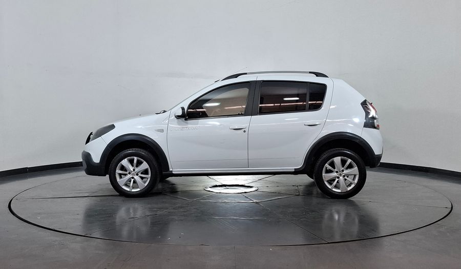 Renault Sandero Stepway 1.6 STEPWAY PRIVILEGE NAV Hatchback 2014