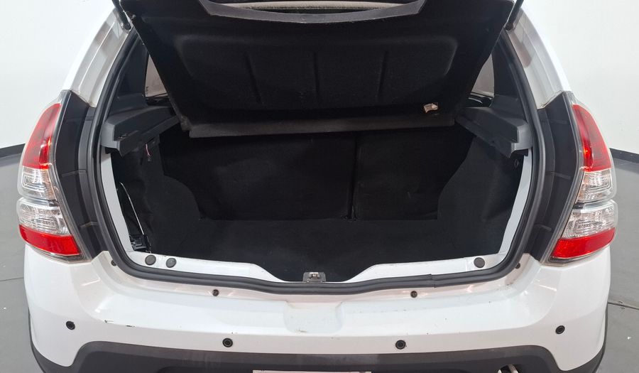 Renault Sandero Stepway 1.6 STEPWAY PRIVILEGE NAV Hatchback 2014