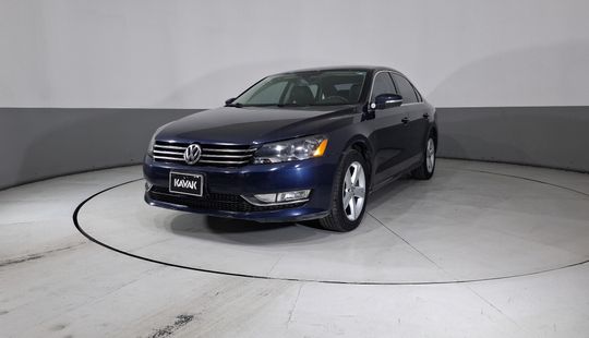 Volkswagen • Passat