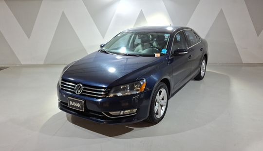 Volkswagen • Passat