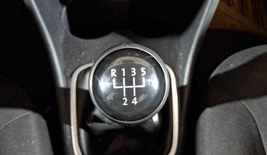 Volkswagen Polo 1.6 MT Hatchback 2017