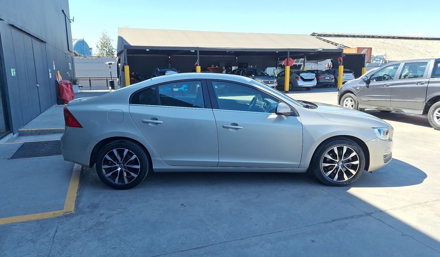 Volvo S60 1.5 T3 COMFORT POWERSHIFT Sedan 2018