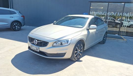 Volvo • S60