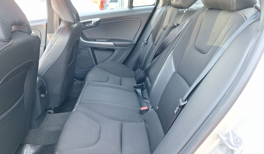 Volvo S60 1.5 T3 COMFORT POWERSHIFT Sedan 2018