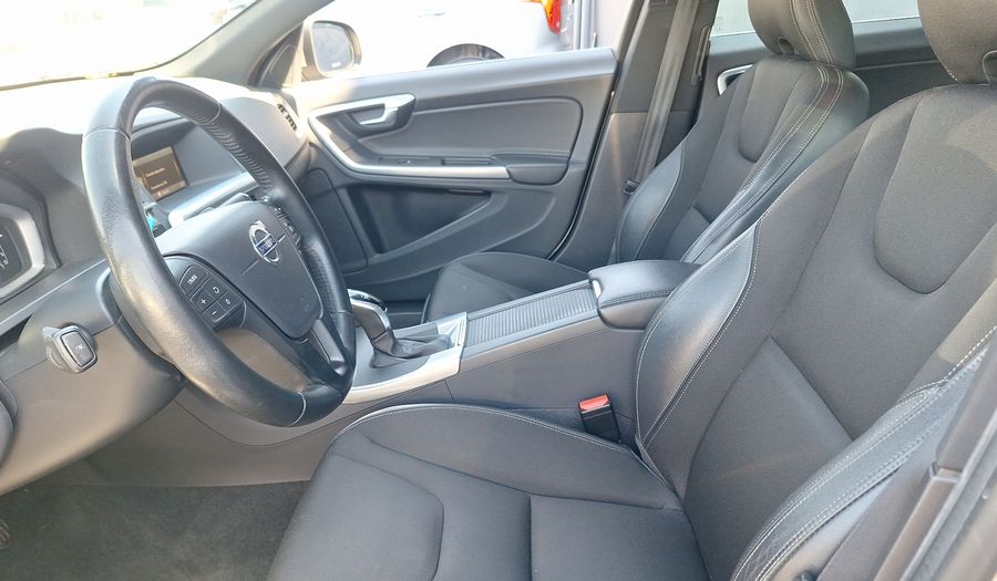 Volvo S60 1.5 T3 COMFORT POWERSHIFT Sedan 2018