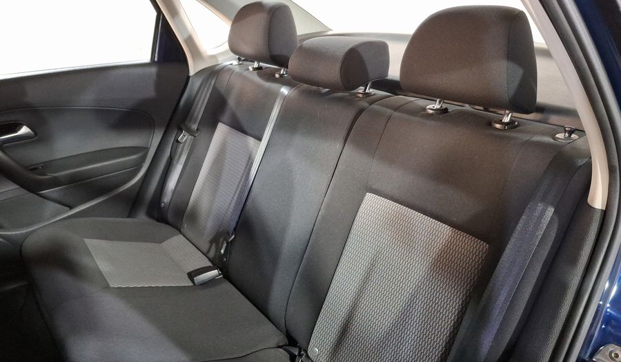 Volkswagen Vento 1.6 ACTIVE TIPTRONIC Sedan 2015