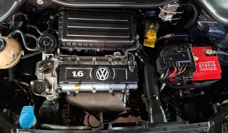 Volkswagen Vento 1.6 ACTIVE TIPTRONIC Sedan 2015