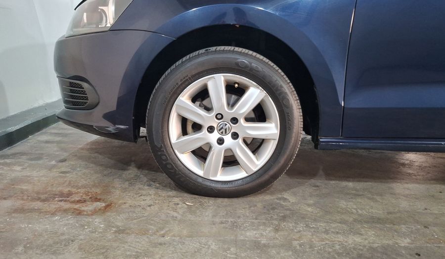 Volkswagen Vento 1.6 ACTIVE TIPTRONIC Sedan 2015