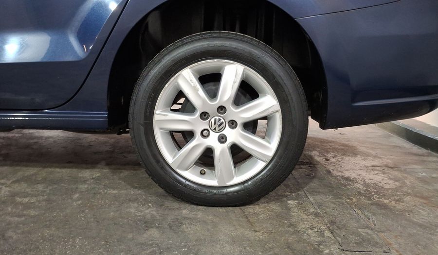 Volkswagen Vento 1.6 ACTIVE TIPTRONIC Sedan 2015