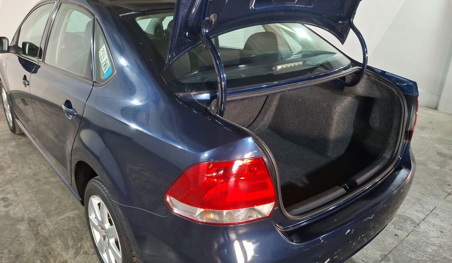 Volkswagen Vento 1.6 ACTIVE TIPTRONIC Sedan 2015