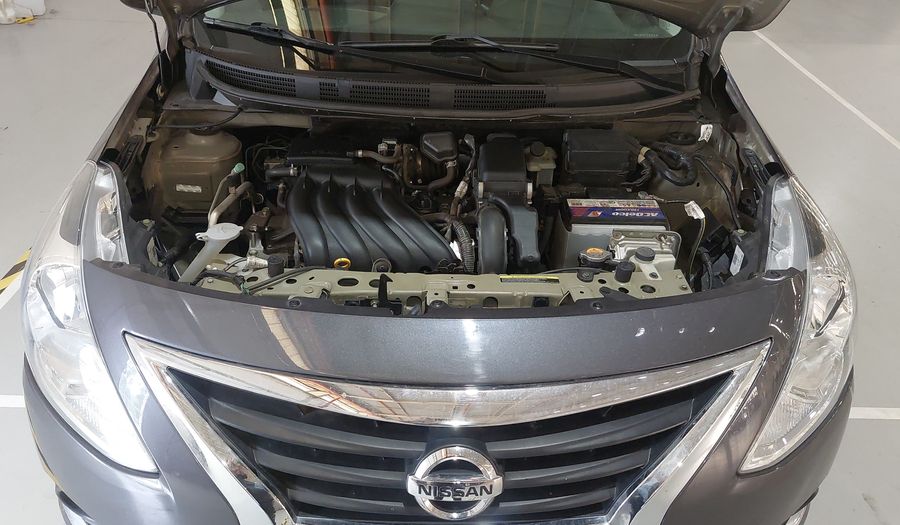 Nissan Versa START SL Sedan 2019