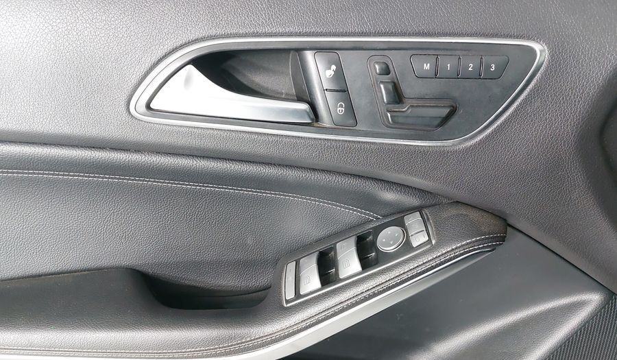 Mercedes Benz Clase Gla 1.6 GLA 200 CGI SPORT Suv 2015