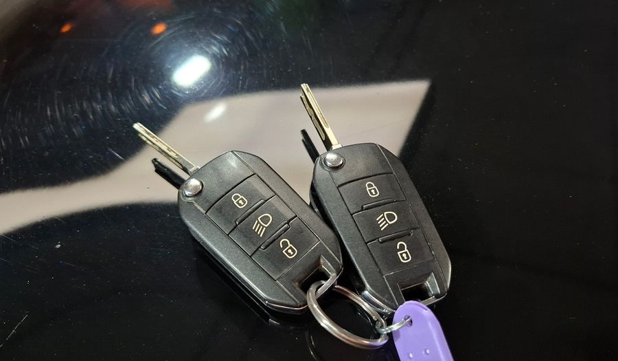 Peugeot 208 1.5 ALLURE TOUCHSCREEN Hatchback 2016