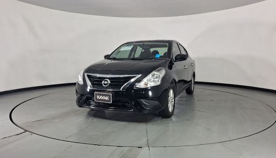 Nissan • Versa