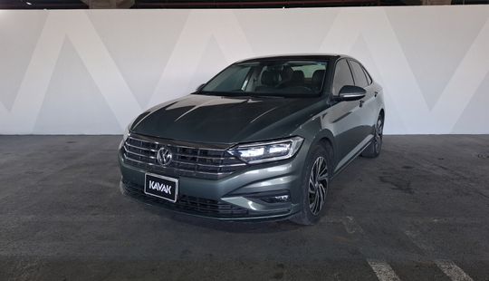 Volkswagen • Jetta