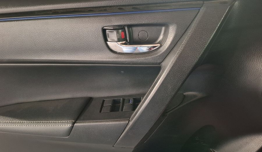 Toyota Corolla 1.8 SE MT Sedan 2017