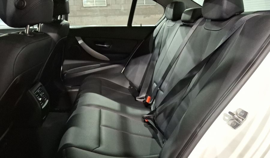 Bmw Serie 3 2.0 320IA Sedan 2015