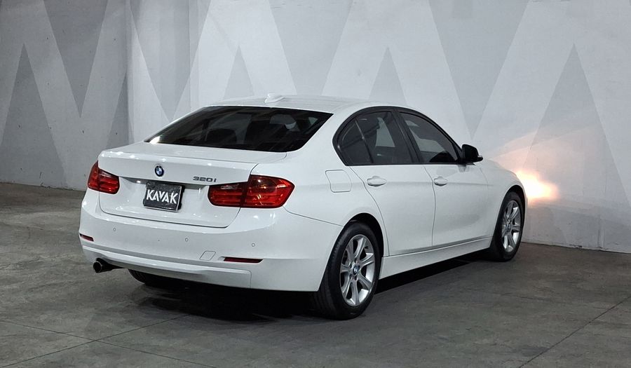 Bmw Serie 3 2.0 320IA Sedan 2015