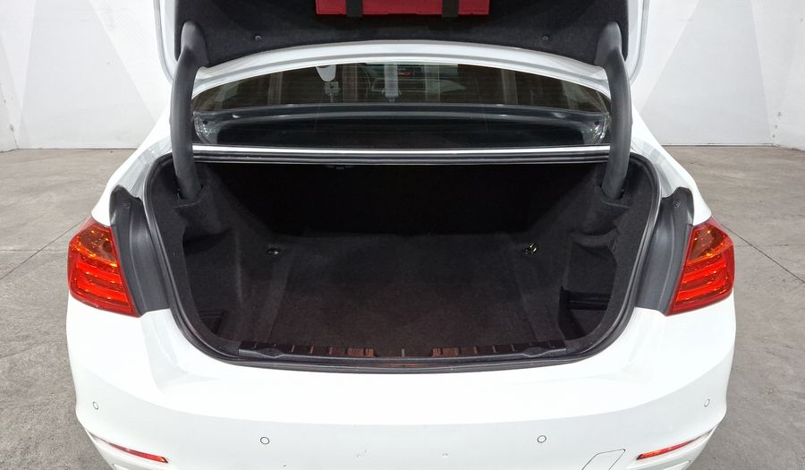 Bmw Serie 3 2.0 320IA Sedan 2015