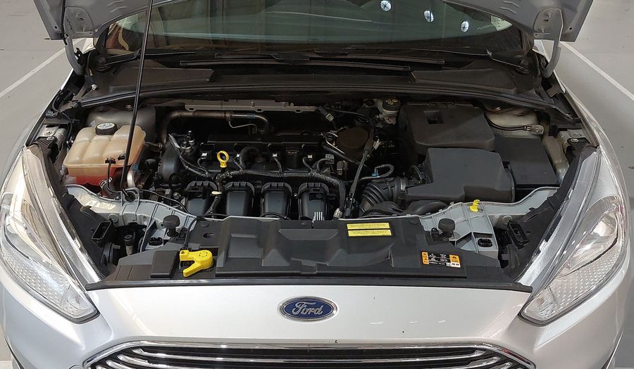 Ford Focus TITANIUM Hatchback 2016