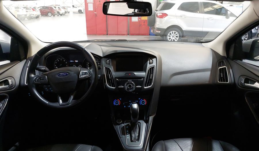 Ford Focus TITANIUM Hatchback 2016