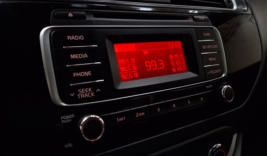 Kia Rio 4 1.2 EX Sedan 2016