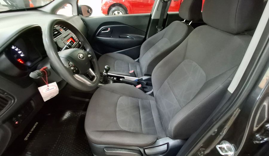 Kia Rio 4 1.2 EX Sedan 2016