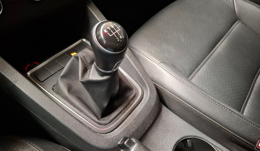 Volkswagen Vento 2.5 LUXURY TIPTRONIC Sedan 2016