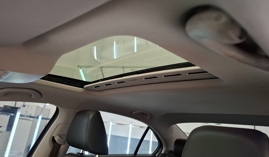 Volkswagen Vento 2.5 LUXURY TIPTRONIC Sedan 2016