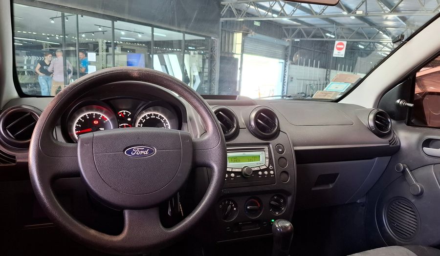 Ford Fiesta 1.6 AMBIENTE PLUS Hatchback 2013