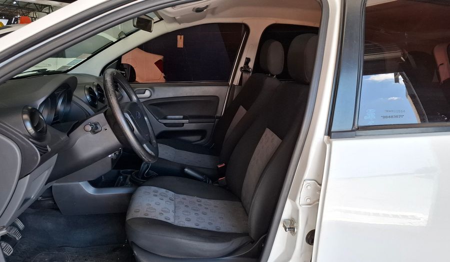 Ford Fiesta 1.6 AMBIENTE PLUS Hatchback 2013