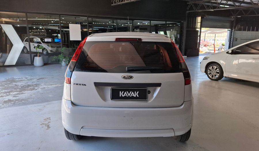 Ford Fiesta 1.6 AMBIENTE PLUS Hatchback 2013