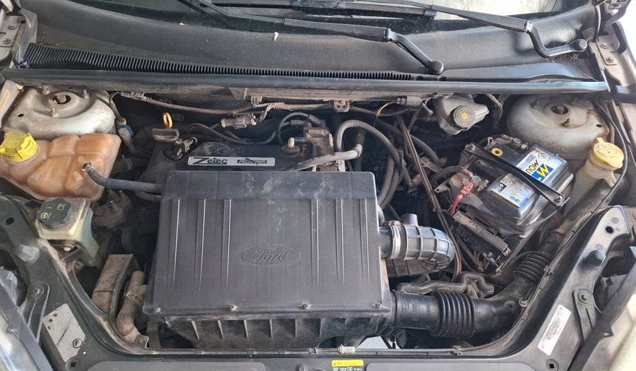 Ford Fiesta 1.6 AMBIENTE PLUS Hatchback 2013