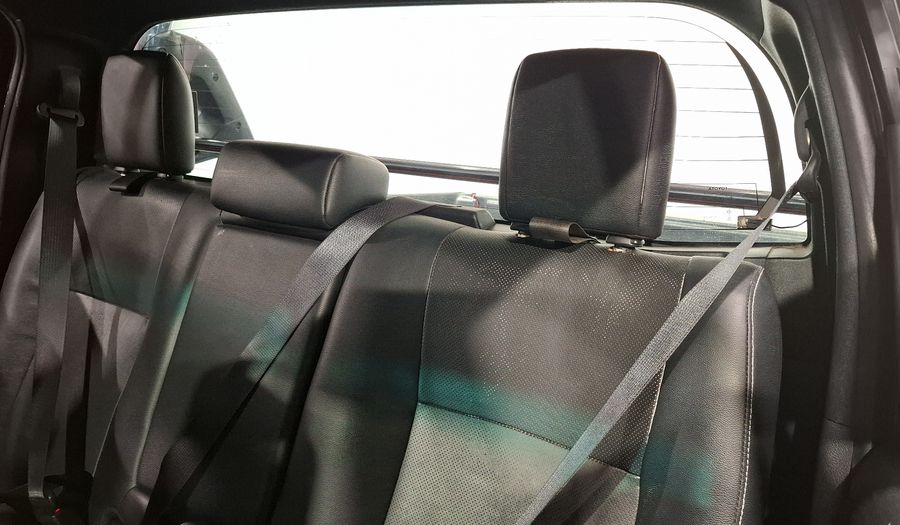 Toyota Hilux 2.8 DOBLE CABINA DSL AT PLATINUM ROJO Pickup 2019