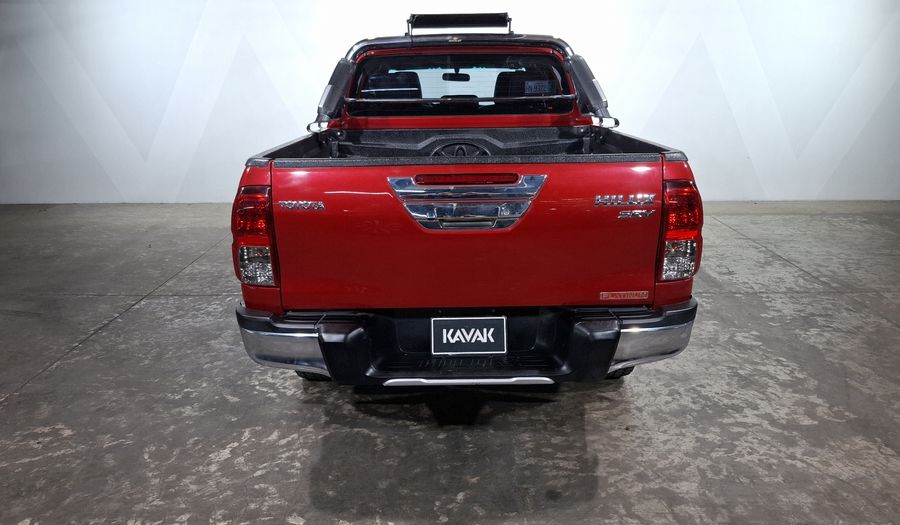 Toyota Hilux 2.8 DOBLE CABINA DSL AT PLATINUM ROJO Pickup 2019