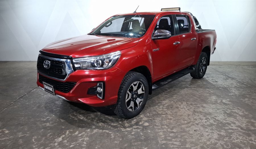 Toyota Hilux 2.8 DOBLE CABINA DSL AT PLATINUM ROJO Pickup 2019