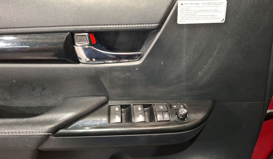Toyota Hilux 2.8 DOBLE CABINA DSL AT PLATINUM ROJO Pickup 2019