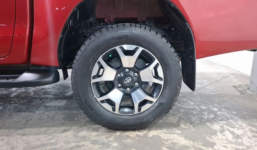 Toyota Hilux 2.8 DOBLE CABINA DSL AT PLATINUM ROJO Pickup 2019