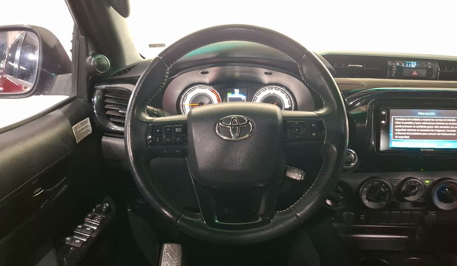 Toyota Hilux 2.8 DOBLE CABINA DSL AT PLATINUM ROJO Pickup 2019