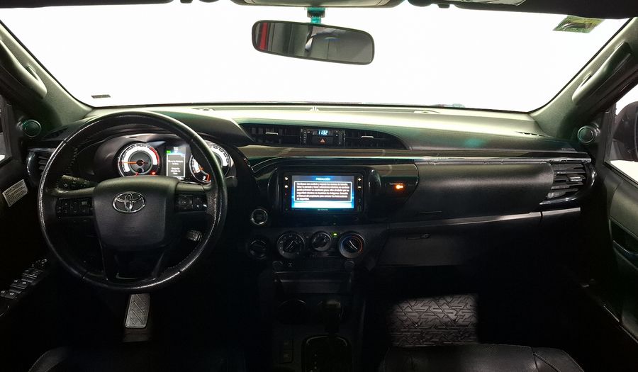 Toyota Hilux 2.8 DOBLE CABINA DSL AT PLATINUM ROJO Pickup 2019