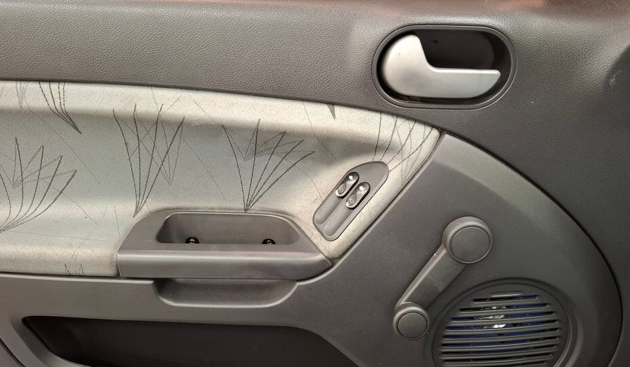 Ford Fiesta 1.6 AMBIENTE MP3 Hatchback 2010