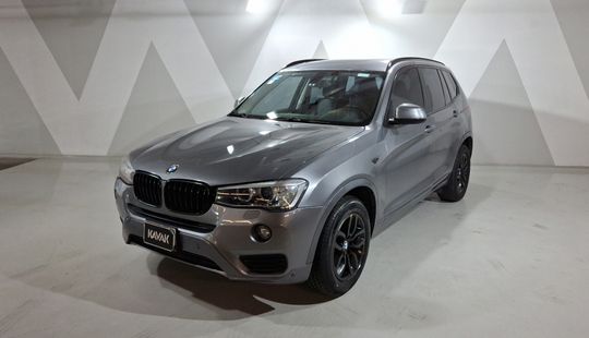 2017 • 48,824 km • Automático