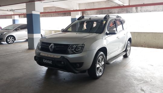 Renault • Duster