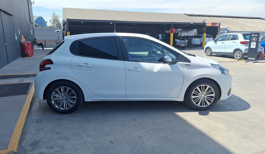 Peugeot 208 1.2 PURETECH 82 HP SIGNATURE Hatchback 2019