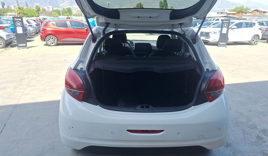 Peugeot 208 1.2 PURETECH 82 HP SIGNATURE Hatchback 2019