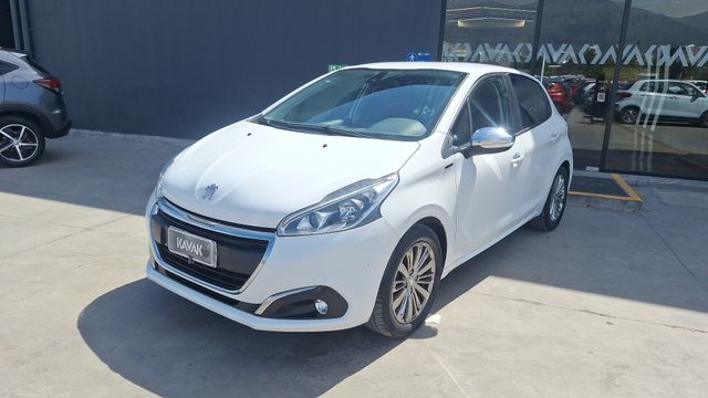 Peugeot • 208